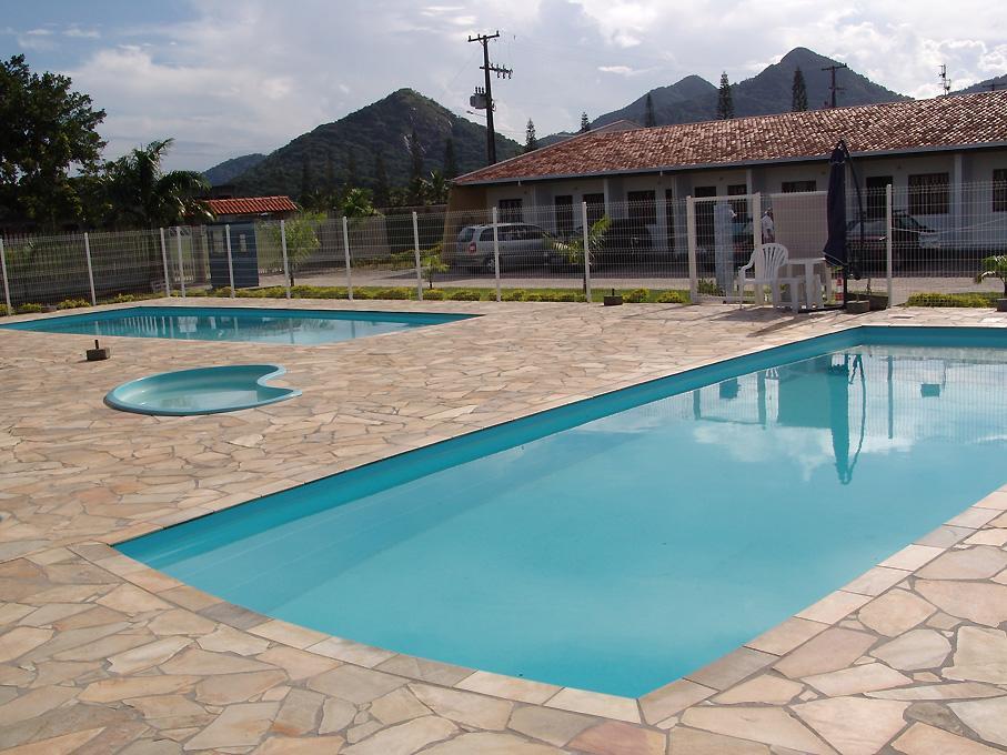 Kitinete Em Matinhos Com Piscina Villa Dış mekan fotoğraf