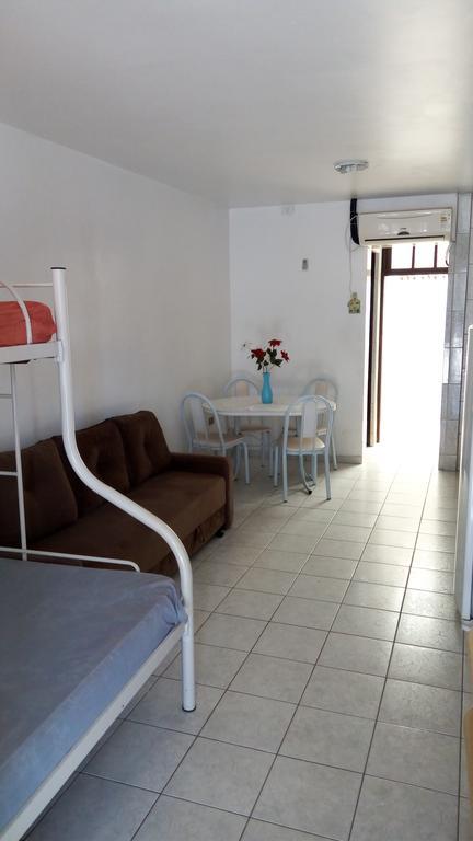 Kitinete Em Matinhos Com Piscina Villa Dış mekan fotoğraf