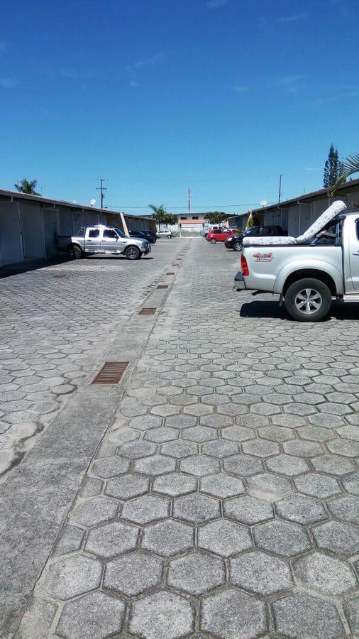 Kitinete Em Matinhos Com Piscina Villa Dış mekan fotoğraf